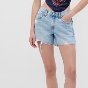 Gap Distressed Light Wash Low Stride Denim Shorts 8 / 29